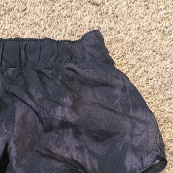 Old navy girls active shorts - Picture 3 of 8